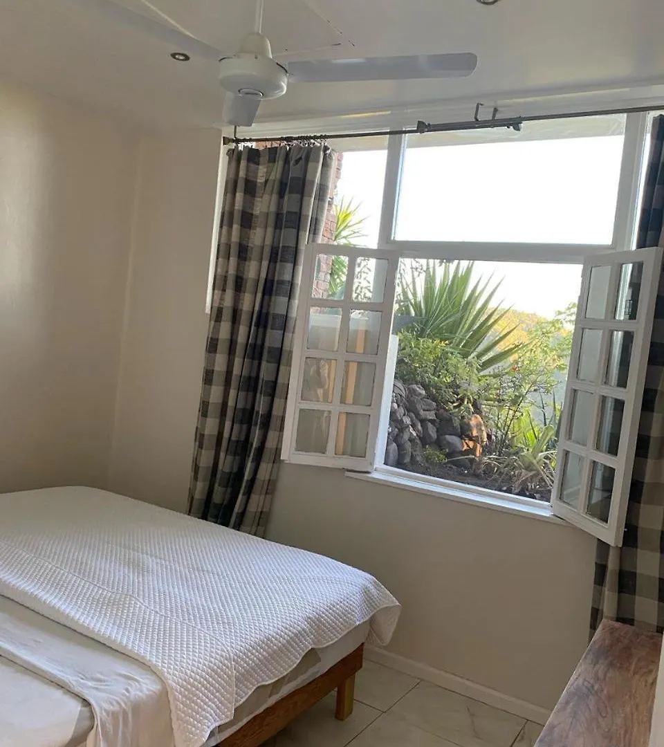 The Apartment At Tranquility Estate Kingston 0*,