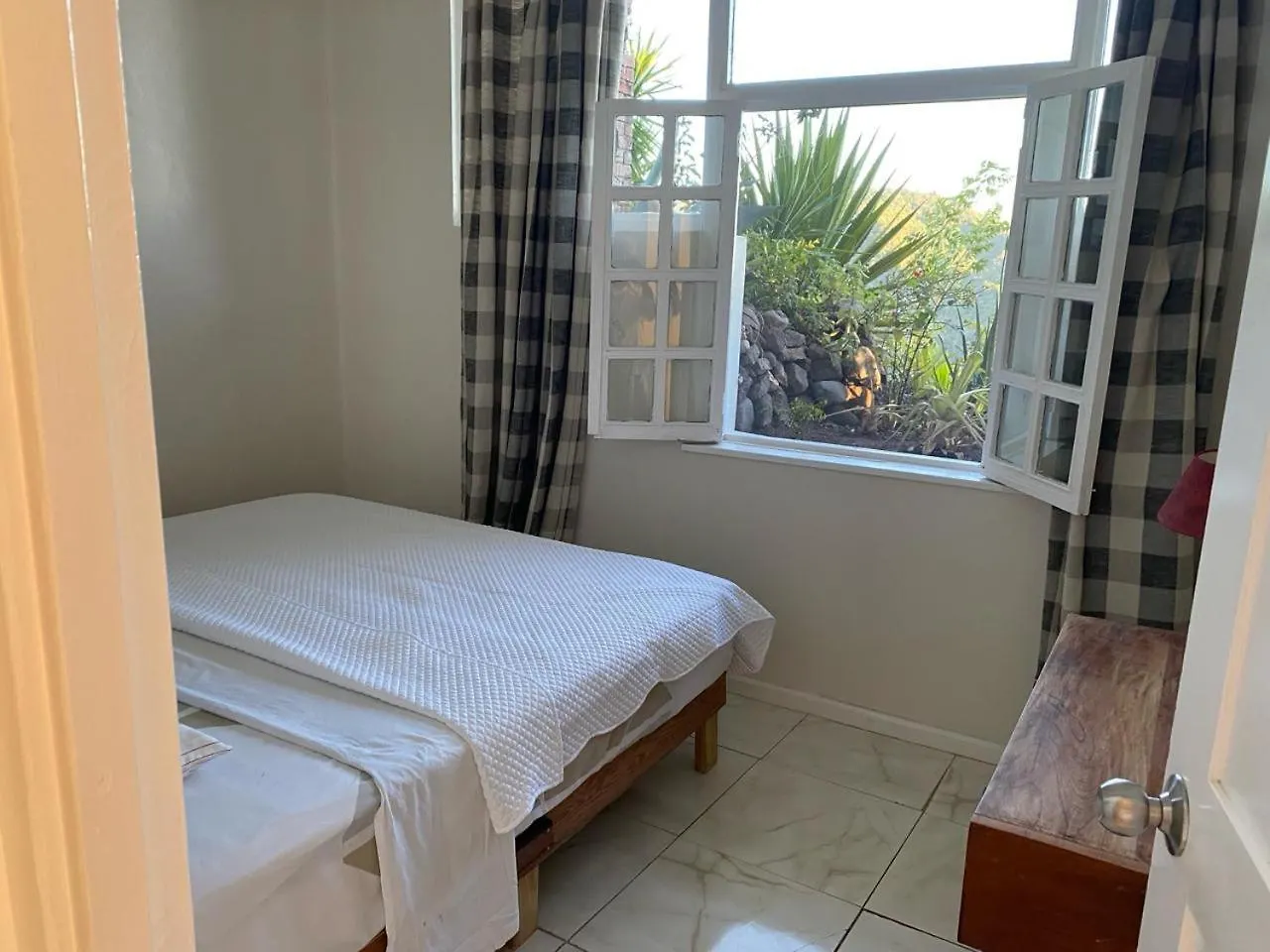 The Apartment At Tranquility Estate Kingston